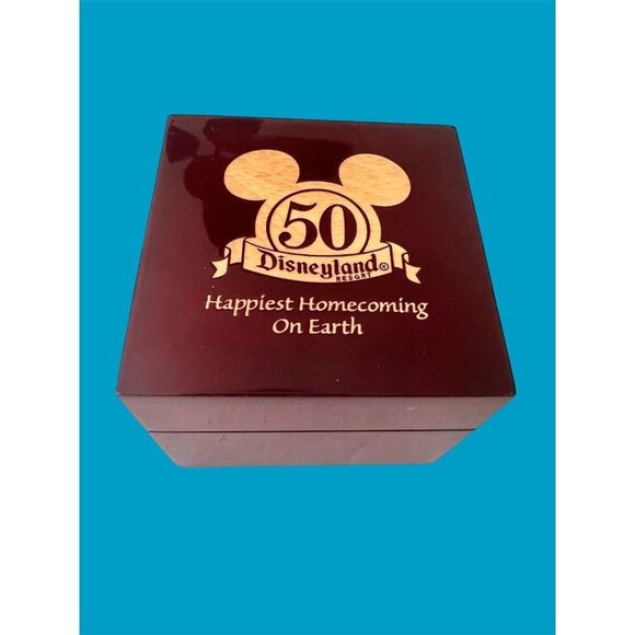 Disneyland 50th Anniversary Castle Disney Watch by Time Works - (New Battery) - Picture 8 of 9